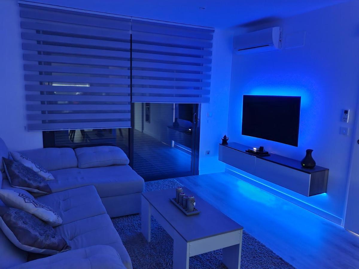 Moderno Duplex Comfort Roses Zewnętrze zdjęcie